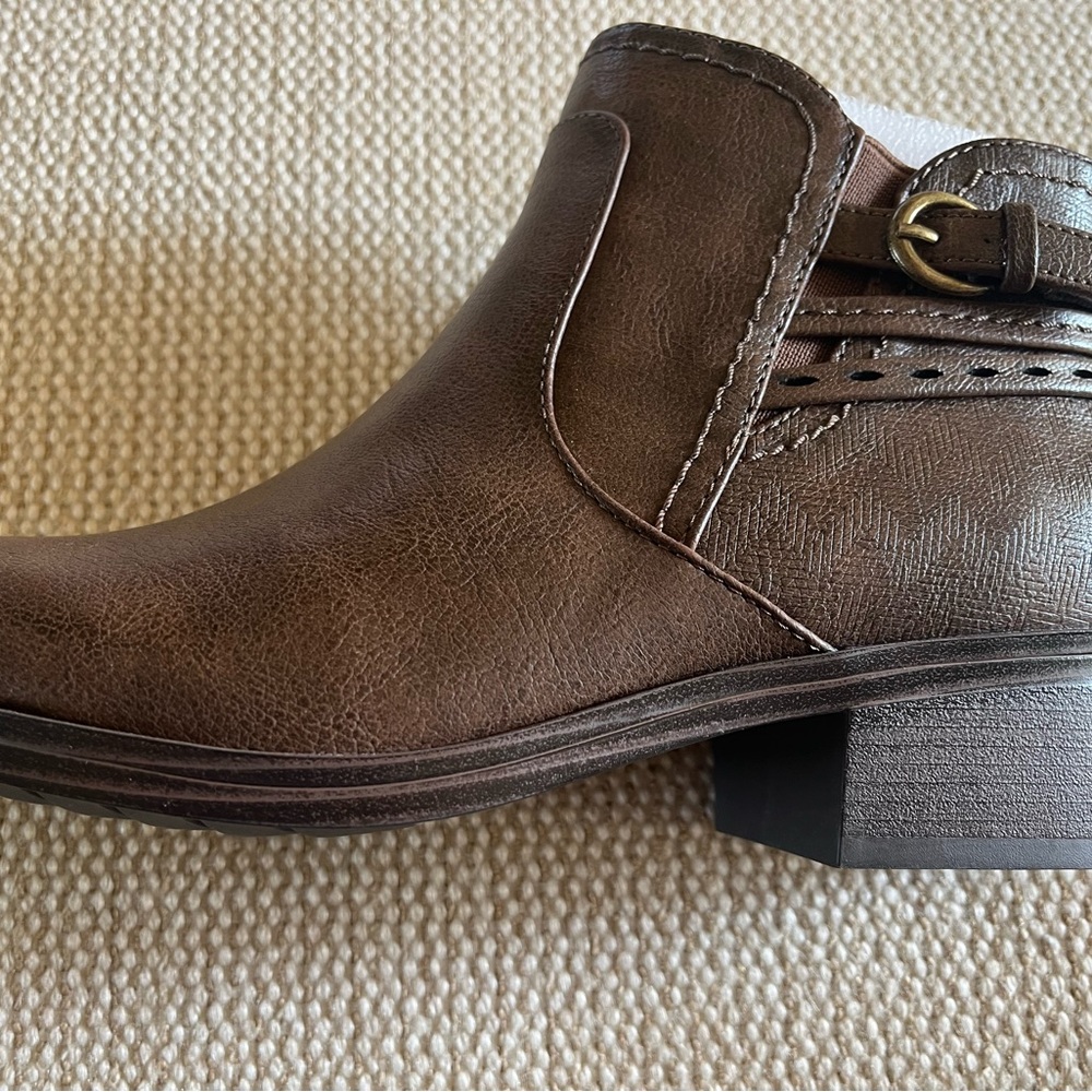 Bare Traps “Medley” Brown Boots-NIB Sz7